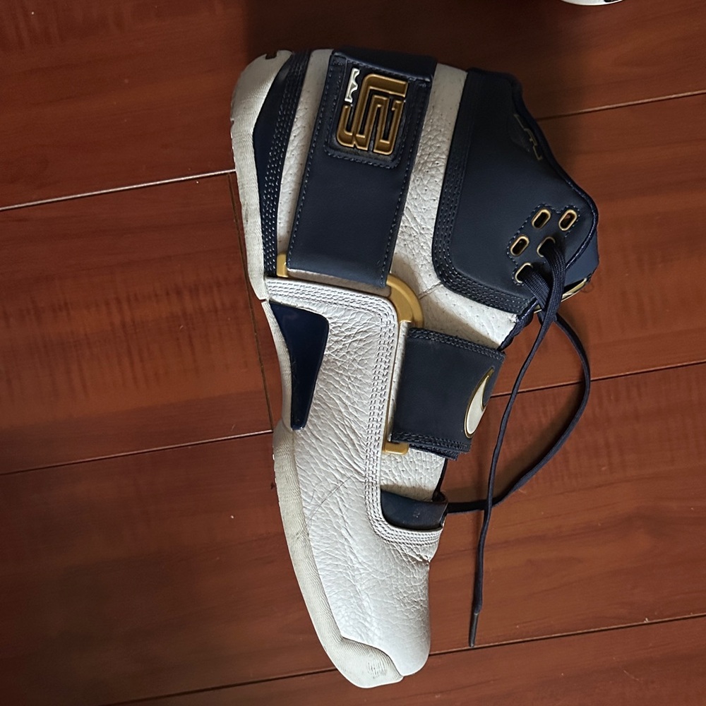 Nike LeBron Solider 1 Think 16 - Picture 6 of 9